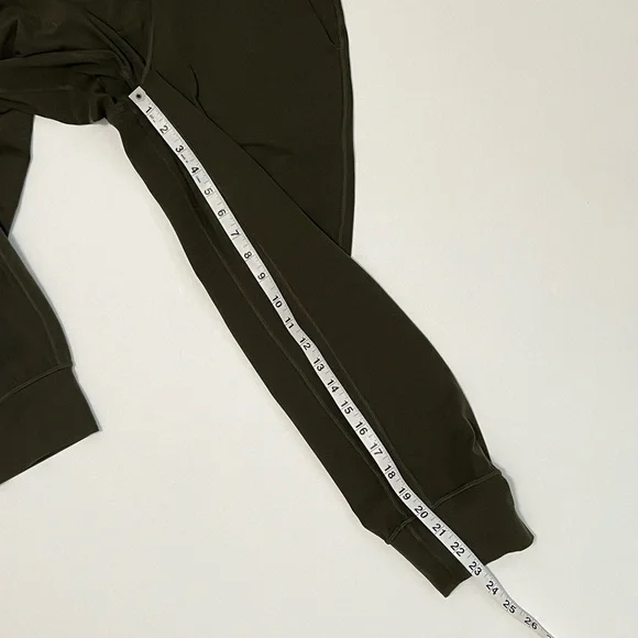 Lululemon Align Jogger Crop 23" 4/XS Dark Olive Green Cropped Pants Leggings OG - Picture 14 of 16